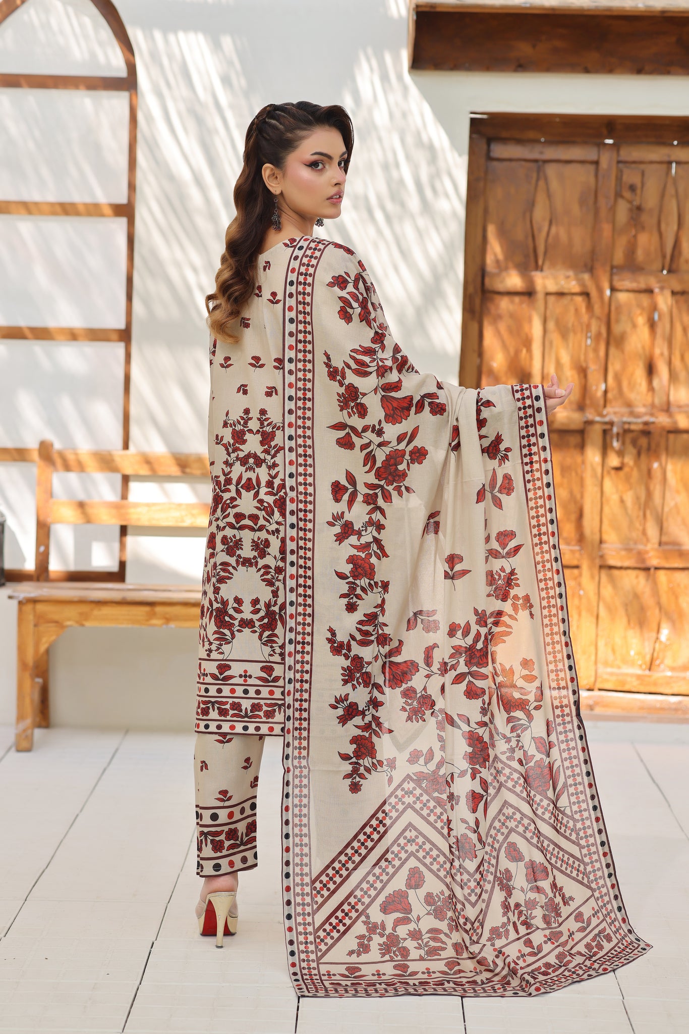 ZZ-UN-26030 – Beige Rose Printed 3-Piece Lawn