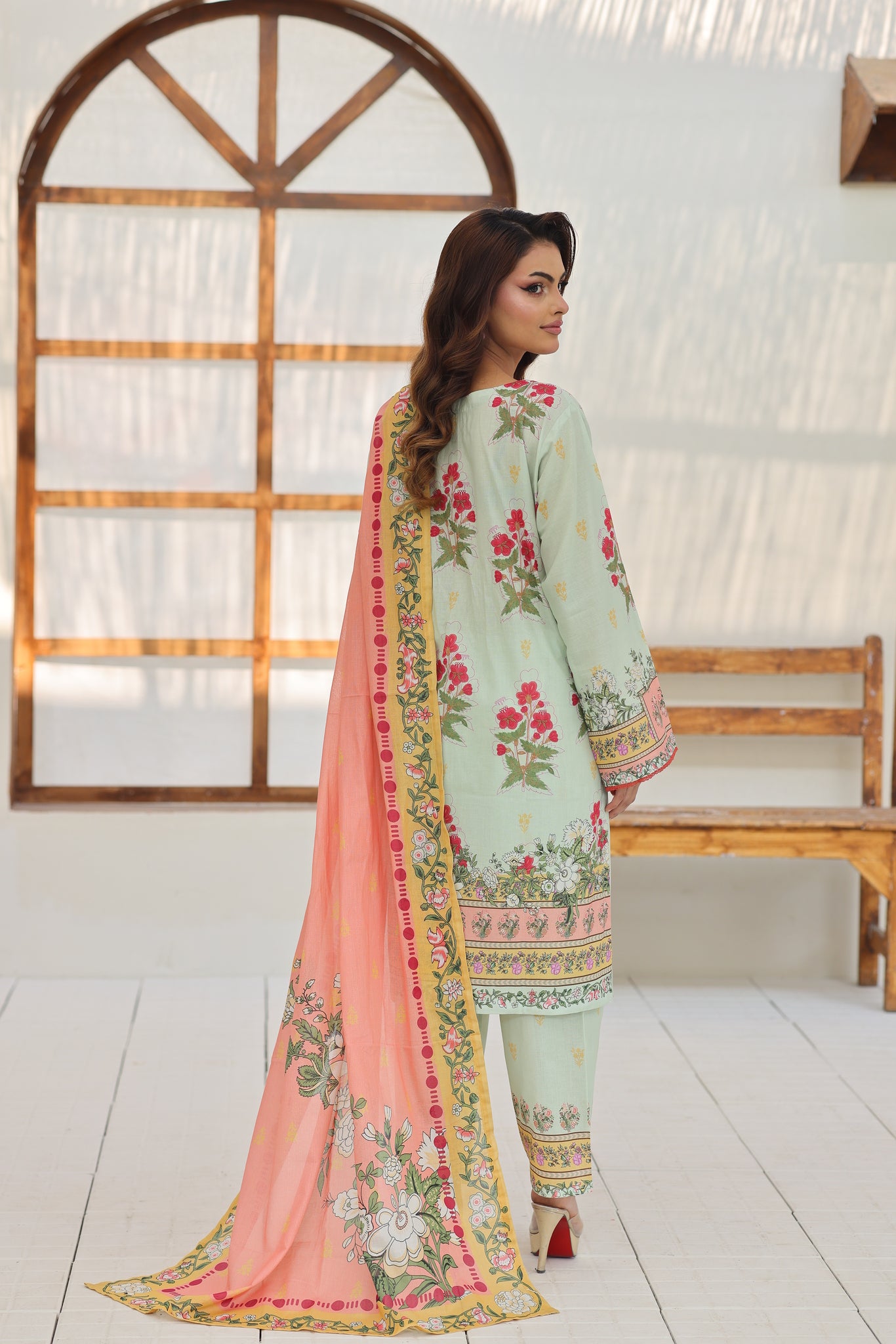 ZZ-UN-26019 | Peach Serenity