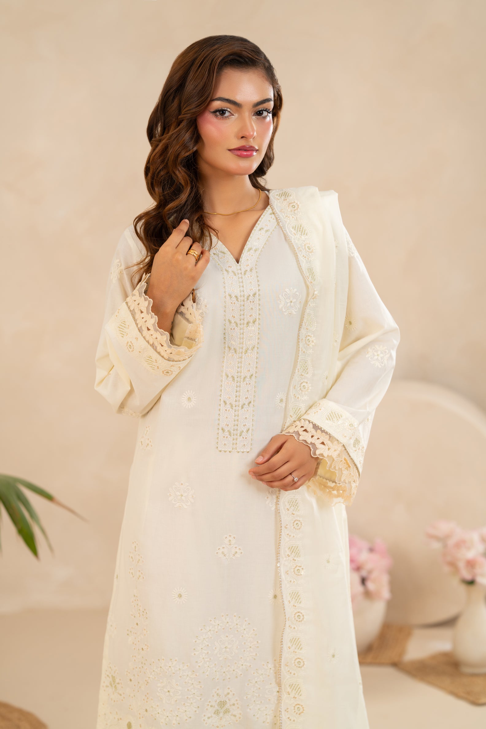 Embroidered Lawn 3 -Piece   Ivory White ZZ-EMB-26041