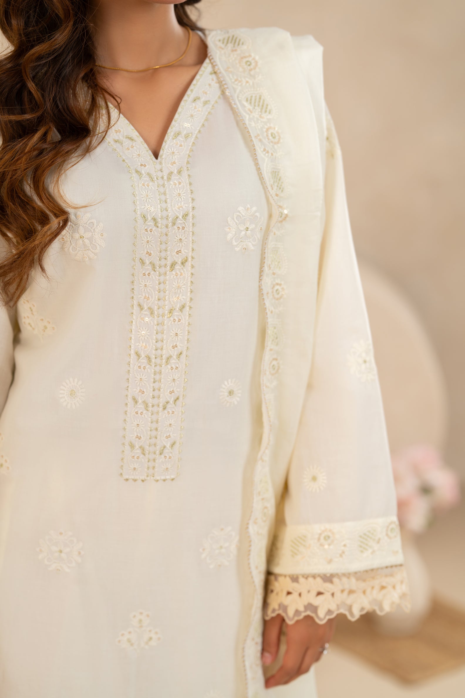 Embroidered Lawn 3 -Piece   Ivory White ZZ-EMB-26041