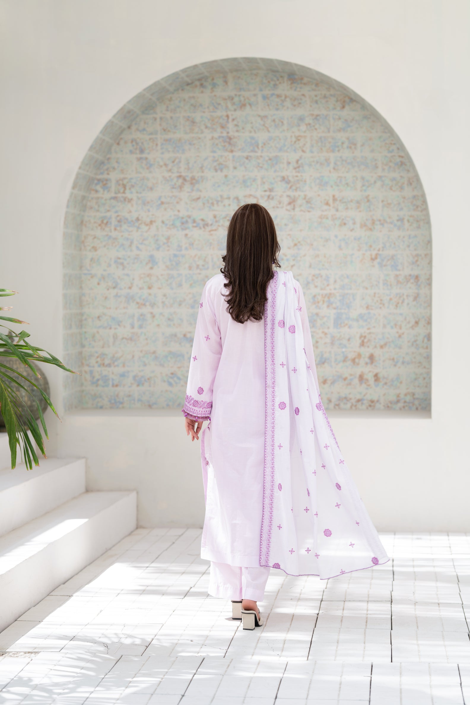 Lilac Aura Embroidered Lawn 3-Piece  ZZ-EMB-26037