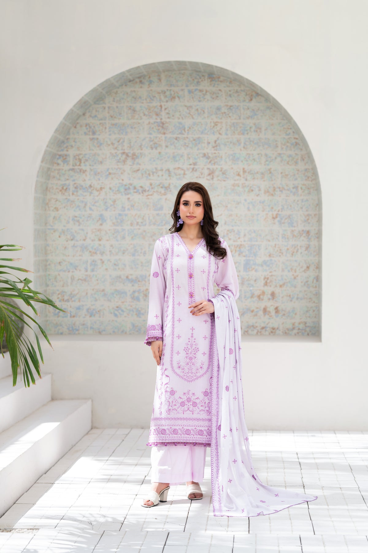 Lilac Aura Embroidered Lawn 3-Piece  ZZ-EMB-26037