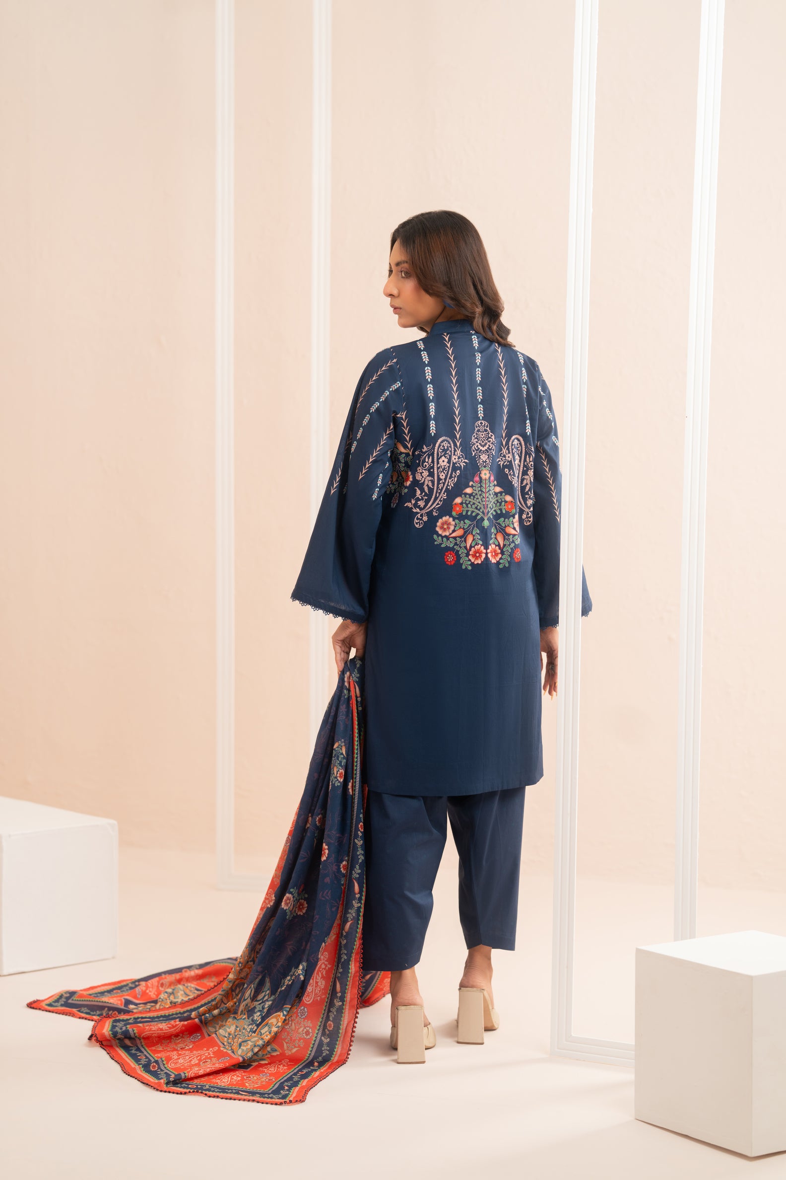 Elegant Bloom (Navy Blue) 3-piece