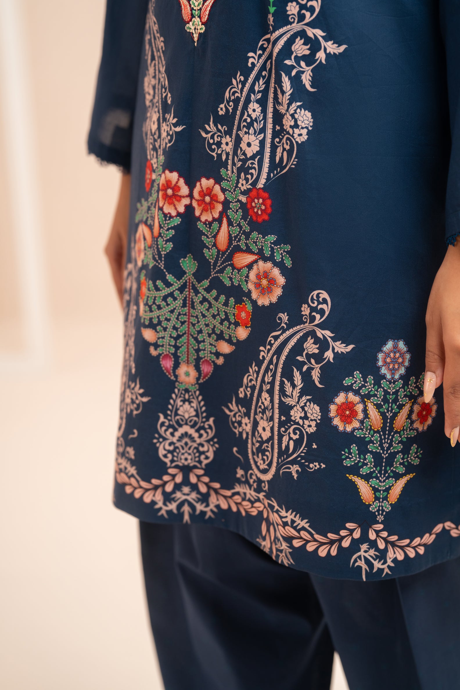 Elegant Bloom (Navy Blue) 3-piece